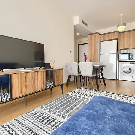 Apartment 1207 By Newinn *